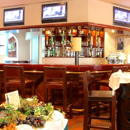 Cafe De Rome Hotel ดาการ์ ภายนอก รูปภาพ
