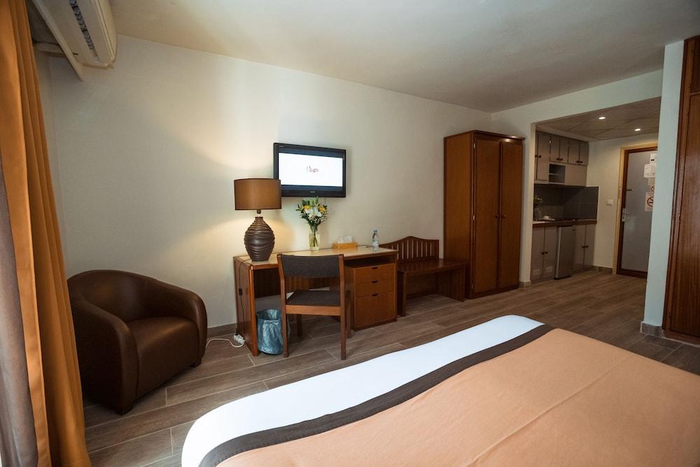 Cafe De Rome Hotel ดาการ์ ภายนอก รูปภาพ