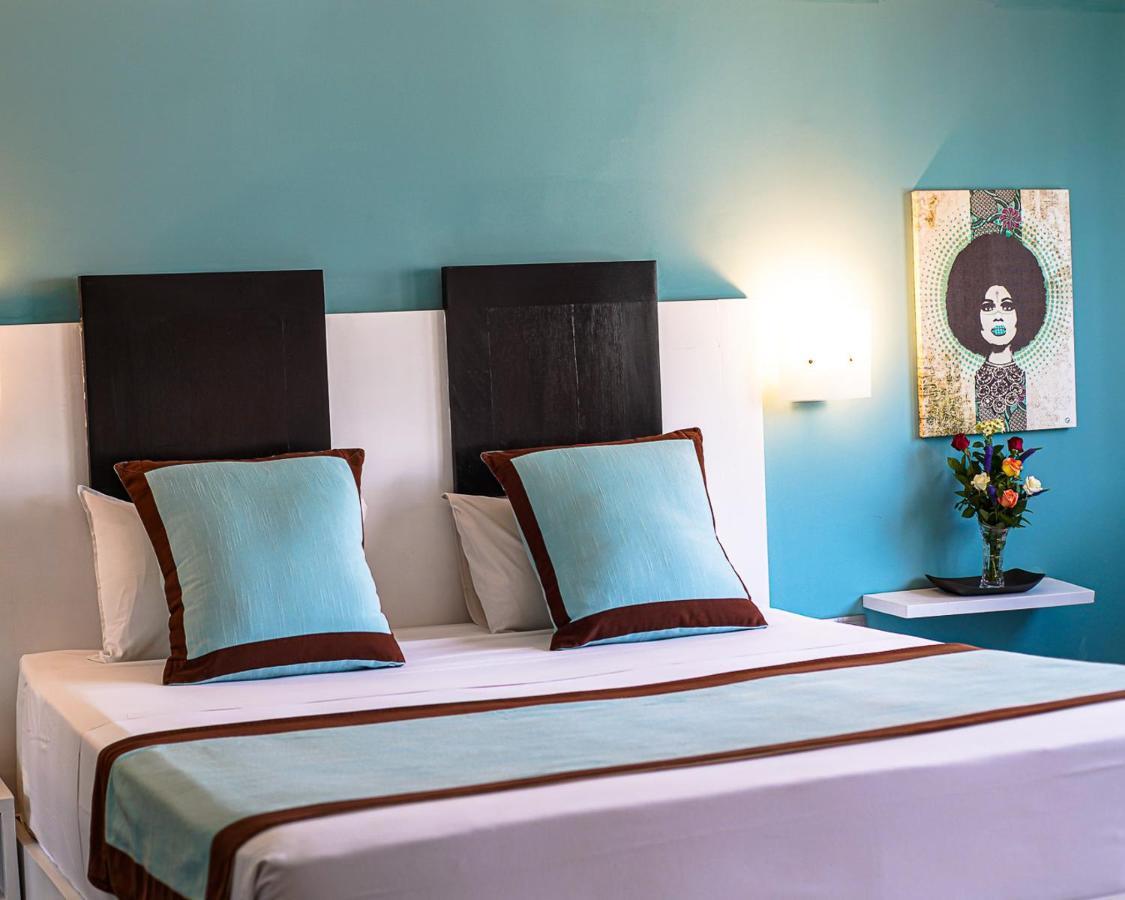 Cafe De Rome Hotel ดาการ์ ภายนอก รูปภาพ