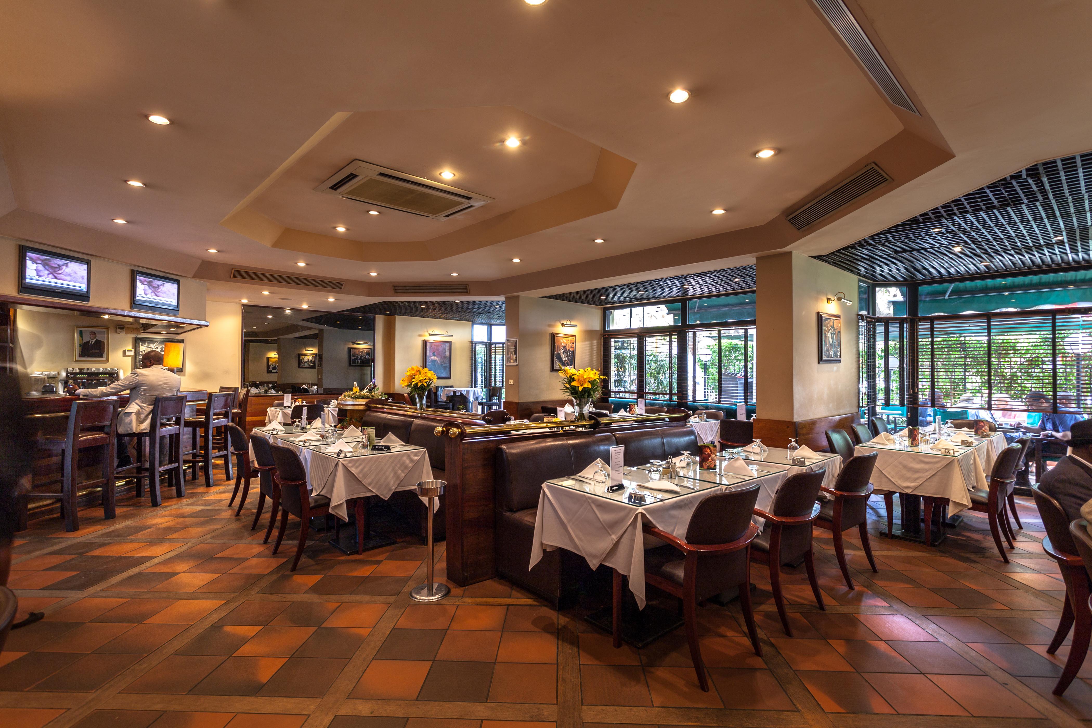 Cafe De Rome Hotel ดาการ์ ภายนอก รูปภาพ