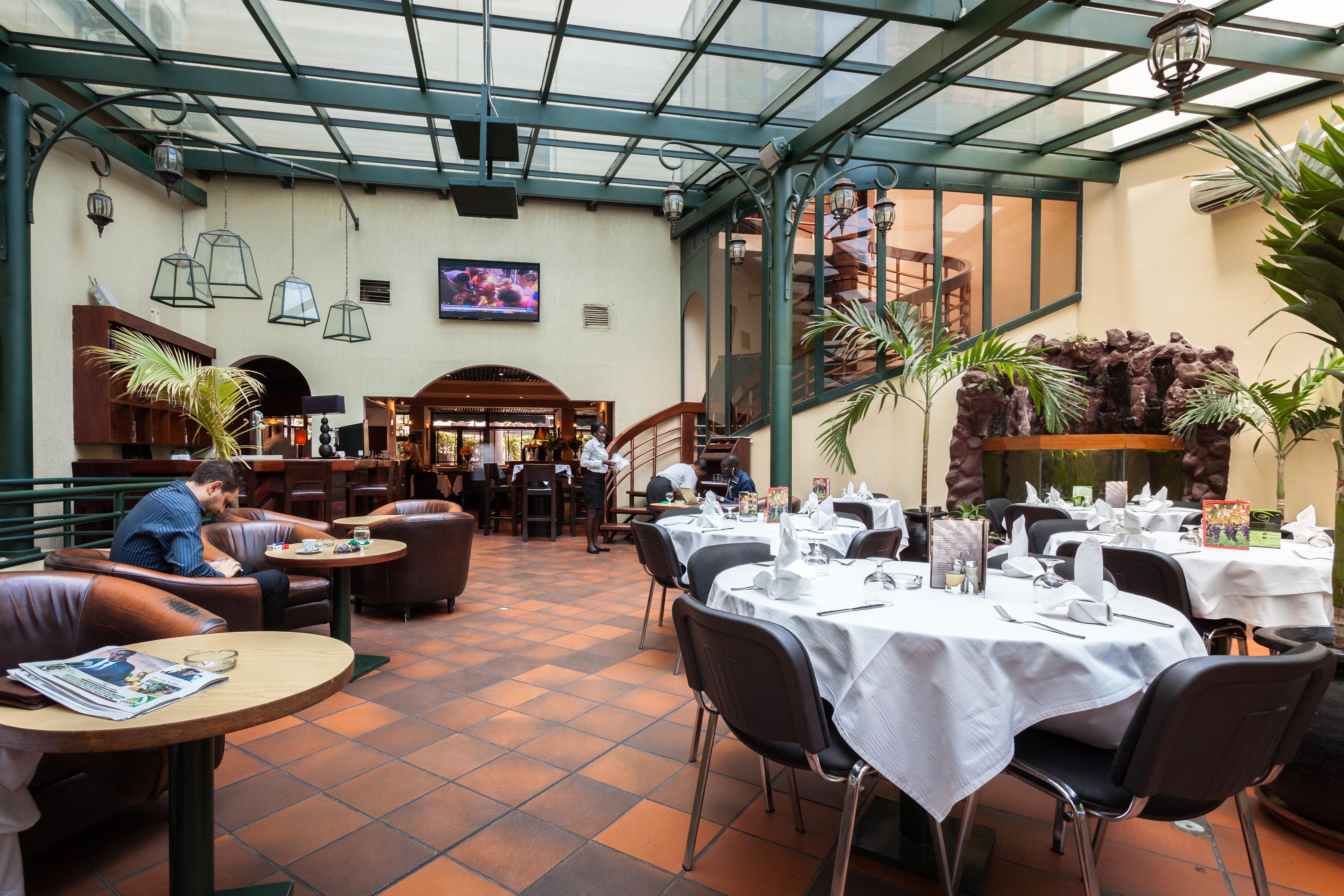 Cafe De Rome Hotel ดาการ์ ภายนอก รูปภาพ