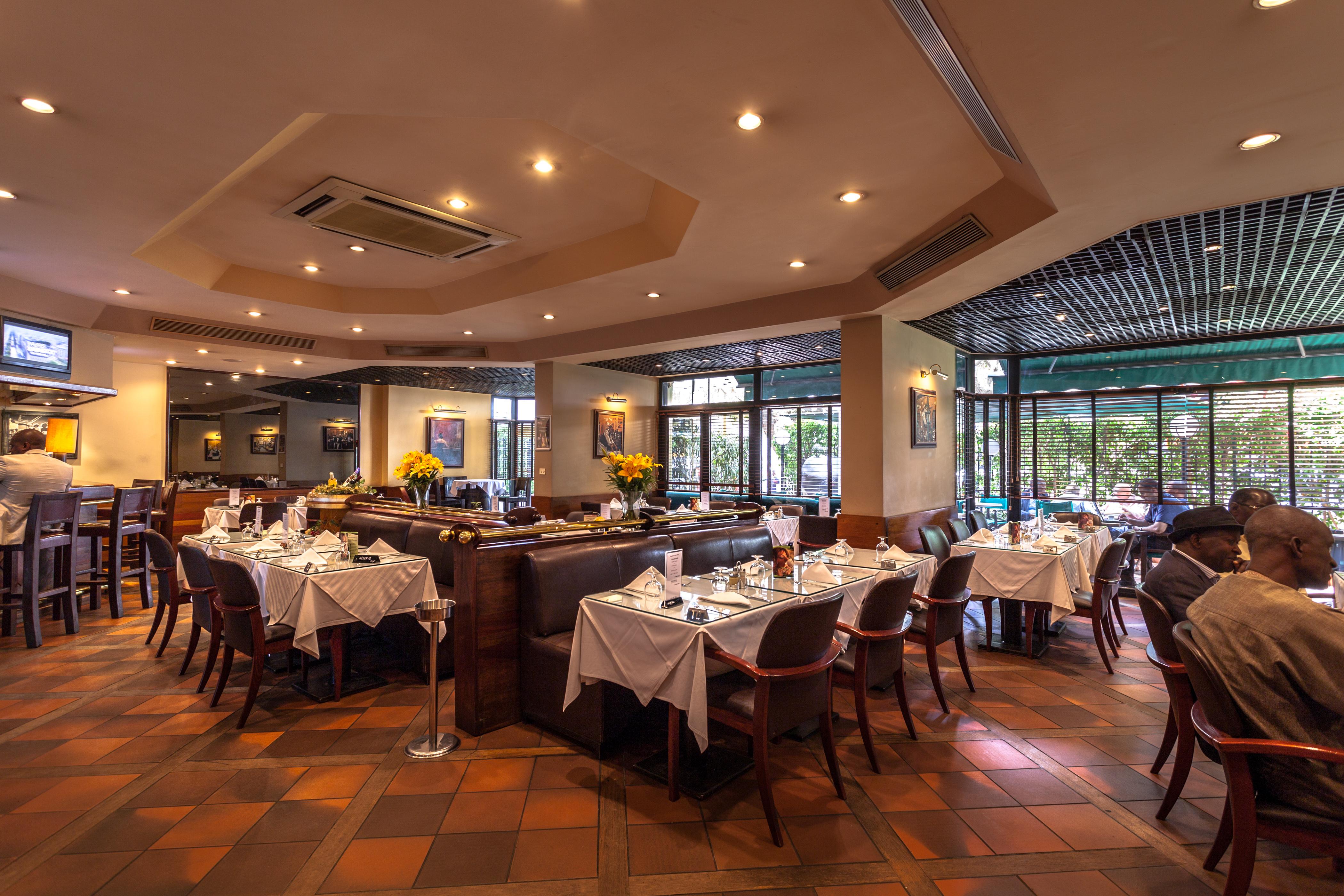 Cafe De Rome Hotel ดาการ์ ภายนอก รูปภาพ