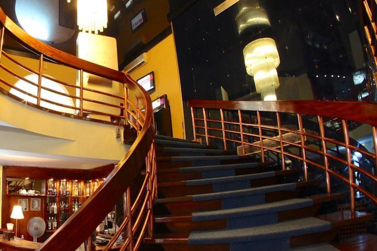 Cafe De Rome Hotel ดาการ์ ภายนอก รูปภาพ